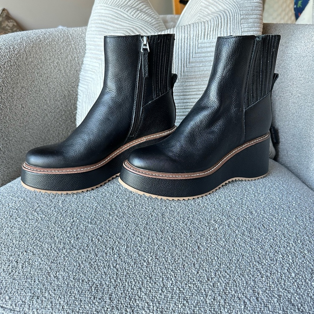 NEW!!! Dolce Vita Women's Hilde in Black